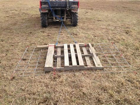 Arena drag thanks for the frugal idea Guy Mclean! Diy Horse Arena, Horse Arena Ideas, Horses House, Arena Drag, Homestead Lifestyle, Pasture Fencing, Horse Farm Ideas, Barn Hacks, Horse Arena