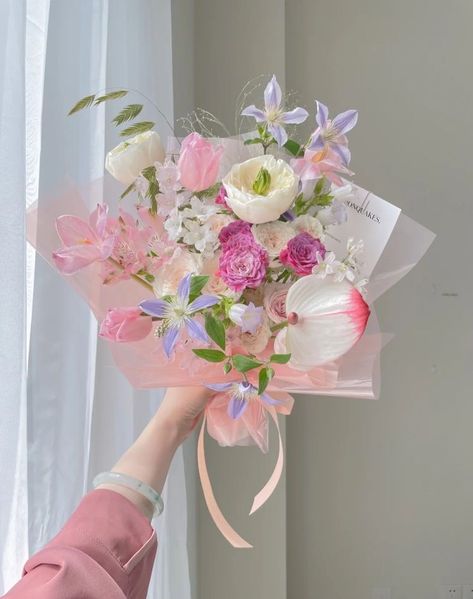 Composition Aesthetic, Boquette Flowers, Princess Core, Flowers Bouquet Gift, Spring Wallpaper, Flower Therapy, Luxury Flowers, Simple Flowers, My Flower