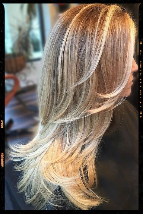 Hair Color Face Framing Pieces Straight Hair, Flipped Ends, Hairstyles Layered, Ice Blonde Hair, Long Haircut, Butterfly Haircut, Medium Hair Styles For Women, Rock Hairstyles, Straight Hair Cuts