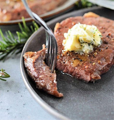 Steak In Instant Pot, Ninja Foodi Steak, Beef Round Steak Recipes, Cook Frozen Steak, Leftover Ground Beef, Double Air Fryer, Steak On The Stove, Tenderized Round Steak, Steak On Stove