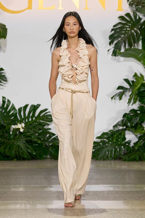 Fashion Forecasting, Luxury Wear, Runway Trends, Women's Casual Style, Runway Looks, Neutral Fashion, Casual Summer Outfit, Jumpsuit Fashion, Spring 2024