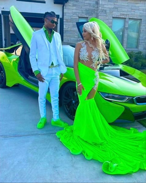 Lime Green Prom Dress Couple, Prom Looks Couples, Prom Cars Ideas, Neon Prom Dress, Lime Green Prom Dress, Prom Cars, Couple Prom Outfits, Ball Gown Green, Lime Green Prom Dresses