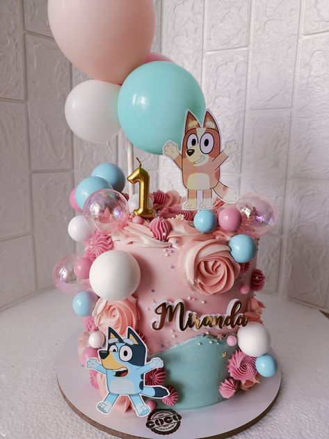 Bluey Birthday Cake 21 Bluey Birthday Cake Ideas, Pastel De Bluey, Birthday Cake 21, Bluey Birthday Cake, Bluey Y Bingo, Birthday Hacks, Birthday Cake Pinterest, Fiesta Bluey, 7th Birthday Cakes