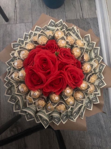 Bouquet Of Flowers With Money In It, Flower Bouquet Of Money, Flowers Wrapped In Money, Quince Surprise Gift Ideas, Flower Bouquet Money, Flowers With Money Wrapped Around, Roses With Money Wrapped Around, Flower Bouquet For Him, Roses With Money