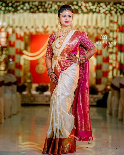 Tamil Bridal Poses, Wedding Stills Girl, Marriage Single Pose, Bride Poses In Saree, Sauth Saree Look, Bride Single Poses Indian, Saree Stills For Photos, Maharashtrian Bride Look Saree, Bride Stills Indian