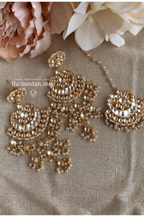 Tikka And Earring Set, Indian Jewellery Photography, Desi Ornaments, Pakistani Jewelry Earrings, South Asian Jewelry, Pakistani Jewellery, Bridal Jewelry Sets Brides, Wedding Jewelry Sets Bridal Jewellery, Bridal Jewellery Inspiration