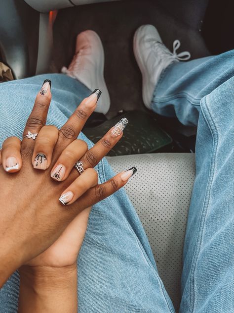 Matching nails w/lover- lesbian aesthetic Lesbian Matching Nails, Wlw Nails, Matching Bestie Nails, Matching Nails With Boyfriend, Nail Ideas For Couples, Lesbian Nails, Matching Nails, Orange Acrylic Nails, Nail Aesthetic