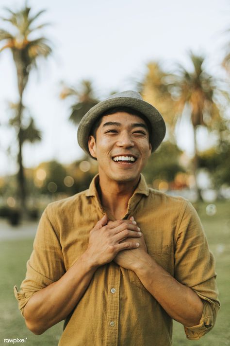 Cheerful man in the park | premium image by rawpixel.com / McKinsey Happy Person Photography, Outdoor Headshots, Portrait Editing, Male Photoshoot, Editing Styles, Happy Portrait, Branding Moodboard, Male Headshots, Hand Poses