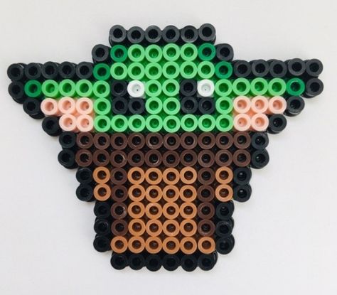 Cute Yoda, Melty Bead Designs, Melt Beads Patterns, Hamma Beads Ideas, Easy Perler Bead Patterns, Disney Tv, Melty Bead Patterns, Pearl Beads Pattern, Easy Perler Beads Ideas