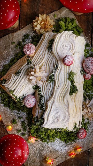 White Yule Log, Mini Yule Log, Yule Log Decoration, Yule Logs Decoration, Log Of Wood, Merry Yule, Fluffy Cream Cheese Frosting, Chocolate Yule Log, Yule Logs