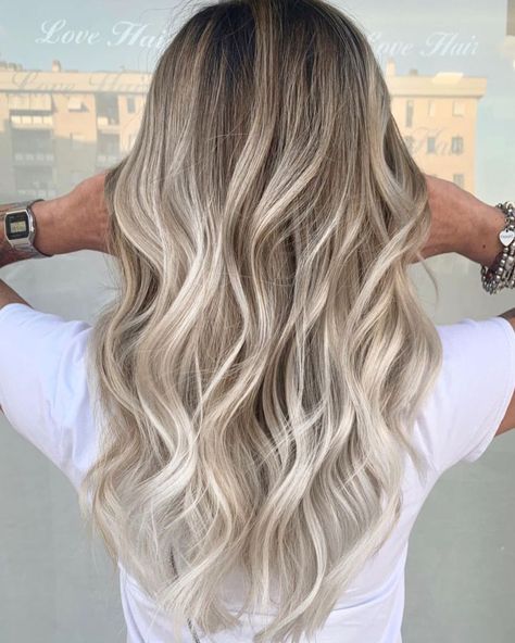 Mushroom Blonde Balayage Mushroom Blonde Balayage, Blonde Balayage With Money Piece, Balayage With Money Piece, Mushroom Blonde Hair, Balayage Ash Blonde, Mushroom Blonde, Balayage Hair Ideas, Cute Blonde Hair, Blonde Balayage Hair