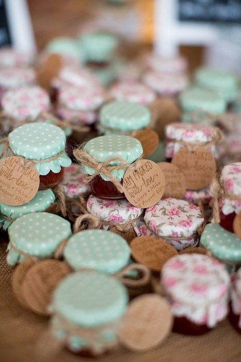 Jam Favors, Indian Wedding Favors, Idee Babyshower, Creative Wedding Favors, Inexpensive Wedding Favors, Wedding Favors And Gifts, Cheap Favors, Country Garden Weddings, Quirky Wedding