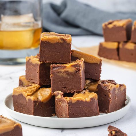 Peanut Butter Whiskey Fudge Whiskey Fudge, Almond Joy Bars Recipe, Recipes Using Condensed Milk, Microwave Peanut Butter Fudge, Easy Fudge Recipe, Peanut Butter Whiskey, Best Fudge Recipe, Easy Fudge, Hot Chocolate Fudge