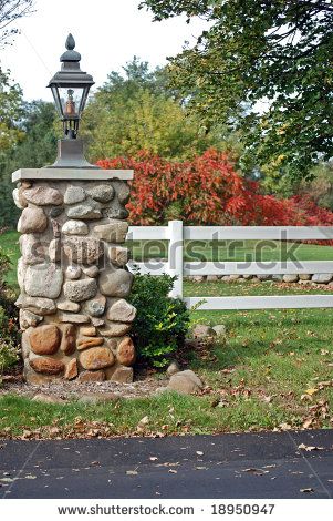 Driveway Entrance Landscaping, Farm Entrance, Driveway Lighting, Stone Driveway, Driveway Entrance, Solar Lighting, Driveway Landscaping, Stone Pillars, Stone Columns