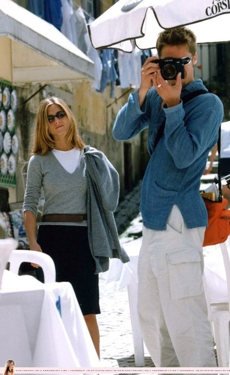 90s Couples Fashion, Jen And Brad, Brad Pitt And Jennifer Aniston, Brad And Jennifer, Brad Pitt And Jennifer, Brad And Jen, Jennifer Aniston Style, Jen Aniston, Justin Theroux