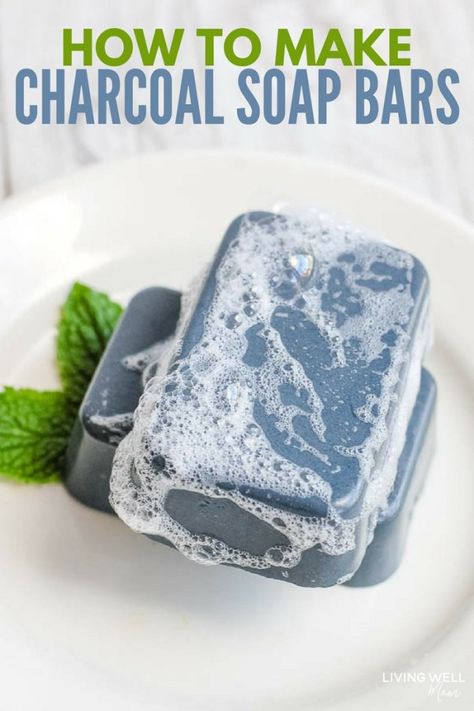 Diy Charcoal Soap, Charcoal Soap Recipe, Homemade Soap Recipe, Diy Charcoal, Natural Soaps Recipes, Savon Diy, Diy Soap Bars, Easy Soap Recipes, Diy Soap Recipe