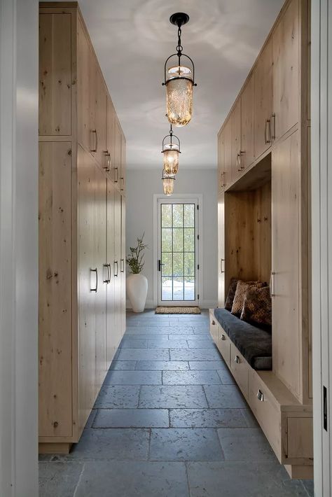 23 Mudroom Ideas to Make the Most of This Space Narrow Breezeway Ideas, Covered Breezeway Ideas, Breezeway Ideas To Garage Enclosed, Entry Mudroom Ideas, Breezeway Mudroom, Beautiful Mudroom, Breezeway Ideas, Entertaining Dinner, Mudroom Ideas