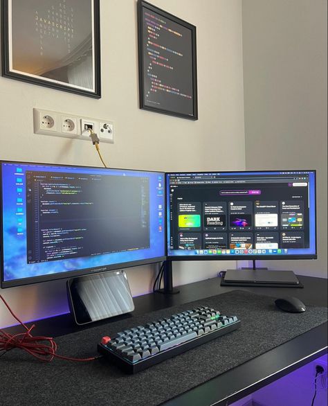 Coding Images, Vasos Vintage, Cool Projects, Dream Desk, Learn Computer Coding, Computer Desk Setup, Home Studio Setup, Desktop Setup, Programming Code