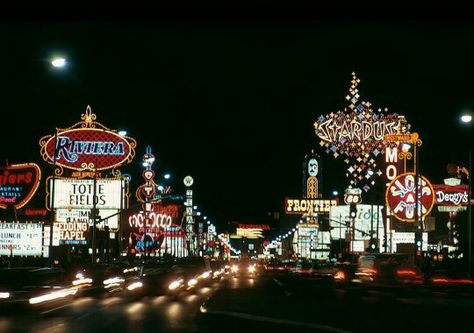 Looking down The Strip in 1971. Vintage Vegas, Old Vegas, Vegas Sign, Howard Hughes, Dark Paradise, Night Landscape, Vegas Baby, Vegas Strip, Las Vegas Strip