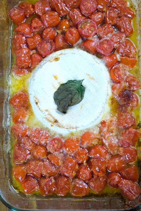 Brie Tomato Basil Pasta, Brie And Pasta Recipes, Brie Recipes Pasta, Dinner Recipes Using Brie Cheese, Bree Cheese Pasta, Baked Brie Pasta With Cherry Tomatoes, Brie And Tomato Pasta, Brie Tomato Pasta, Pasta With Brie And Tomatoes