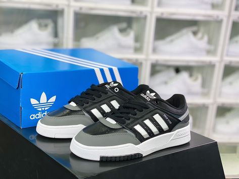 Brand Sneakers, Sport Shoes Fashion, Trending Sneakers, Sneaker Brands, Casual Sneakers, Adidas Originals, Sneakers Fashion, Casual Fashion, Sport Shoes