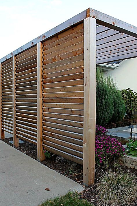 Outdoor Privacy Screens - Cool, we've got you covered. Here you'll be able to discover all the supplies you need. Click to visit today. Backyard Privacy Screen, Privacy Screen Deck, Diy Privacy Screen, Patio Privacy Screen, Deck Privacy, Patio Privacy, Backyard Shade, Garden Privacy, Barbecue Area