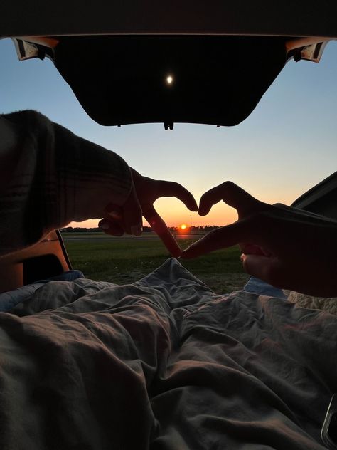 Couple Roadtrip Aesthetic, Car Boot Date, Back Of Car Date, Dating Asthetic Picture, Road Trip Boyfriend, Couples Road Trip Aesthetic, Car Dates Couples, Road Trip Aesthetic Couple, Couple Road Trip Aesthetic