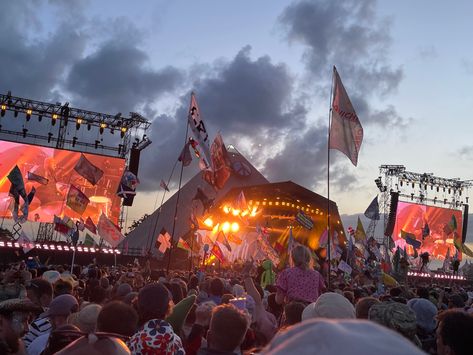 Glastonbury Aesthetic, Glastonbury Music Festival, Art Identity, Pyramid Stage, Uk Festivals, Higher Art, Festival Aesthetic, Live House, Career Vision Board