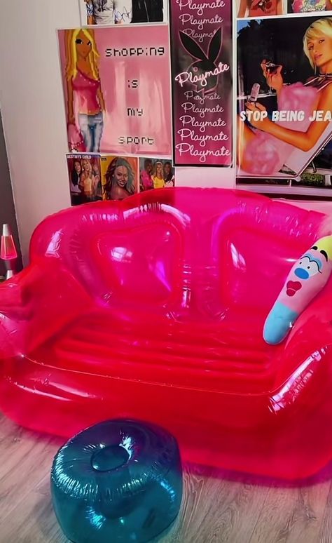 Blow Up Couch Aesthetic, Inflatable Chair Bedroom, Inflatable Chair Aesthetic, Blow Up Furniture 90s, Pink Blow Up Couch, Blow Up Chairs 90s, Inflatable Pink Couch, Inflatable Furniture Aesthetic, Inflatable Couch Aesthetic