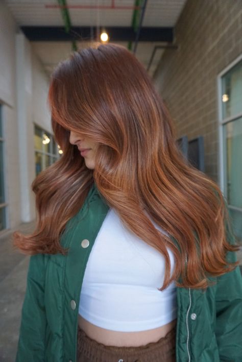 Ginger Auburn red with highlights Ginger Spice Balayage, Auburn Hair Copper Highlights, Auburn Babylights, Ginger Hair Balayage, Auburn Hair Copper, Red With Highlights, Ginger Highlights, Ginger Balayage, Copper Hair With Highlights