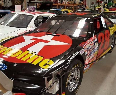 Davey Allison, Classic Racing Cars, Plastic Model Cars, Favorite Paint, Auto Racing, Service Station, American Muscle, Nascar Racing, Paint Schemes