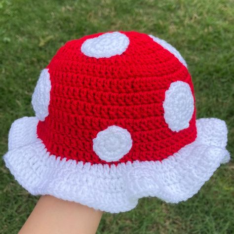 Mishroom crochet bucket hat from Depop by @marlene_vm (🧶V’s Crafted Crochets🧶) Cute Bucket Hats Crochet, Bucket Hat Tejido, Crochet Bucket Hat Aesthetic, Crochet Bucket Hat Ideas, Cute Crochet Bucket Hat, Crochet Bucket Hats, Crochet Baby Cap, Crochet Caps, Bucket Hat Crochet