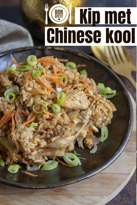 Chinese kool met kip en pindasaus Chinese Kool, Turkey Recipes, Chopsticks, Pad Thai, South Beach, Healthy Food, Slow Cooker, Pasta, Healthy Recipes