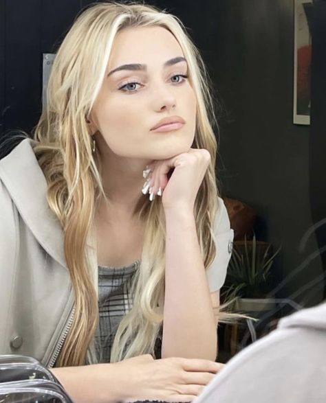 Meg Donnelly, Zombie Disney, Girl Celebrities, Fav Celebs, Hair A, Celebrity Pictures, Aesthetic Outfits, Supergirl, Face Claims