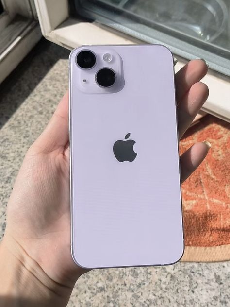 Iphone Surprise Gift, Iphone 13 Pro Purple, Iphone Lavender, Iphone 13 Purple, Iphone 12 Purple, Apple Gadgets Iphone, Lavender Iphone, Lilac Iphone, Carcase Iphone