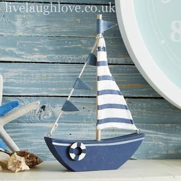 Nautical Bedroom Decor, Boat Shelf, Nautical Decor Bedroom, Bathroom Ornaments, Nautical Bedroom, Nautical Diy, Seaside Theme, Nautical Accessories, Nautical Crafts