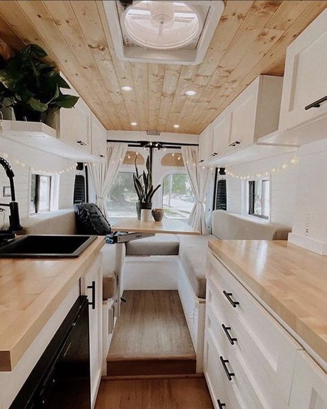 Motorhome Interior, Camper Interior Design, Tiny House Camper, Caravan Renovation, Kombi Home, Van Conversion Interior, Diy Camper Remodel, Caravan Interior, Campervan Life