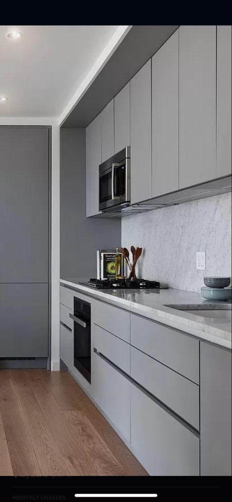 Translucent Monument Grey Cabinets, Gloss Kitchen Cabinets Grey, Kitchen Set Grey Colour, Modular Kitchen Grey And White, Light Grey Gloss Kitchen, Flat Panel Kitchen Cabinets, Light Grey Kitchen, Glossy Kitchen, White Kitchen Countertops