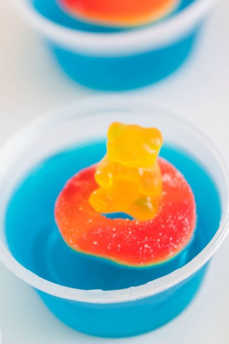 Pool Party Jello Shots, Jello Gummy Bears, Jello Shots With Vodka, Party Jello Shots, Shots With Vodka, Summer Jello Shots, Gummy Bear Shots, Thanksgiving Jello, Shots Alcohol Recipes