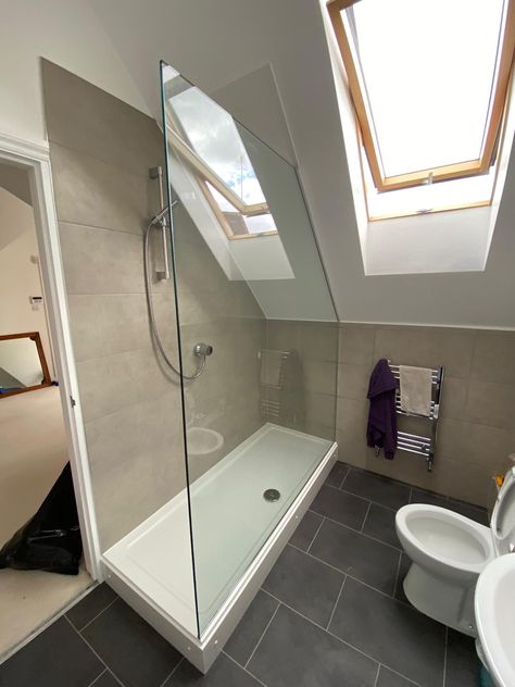 Small Bathroom Under Roof, Sloped Ceiling Bathroom Layout, Attic Shower Ideas, Small Attic Shower Room Slanted Ceiling, Shower With Slanted Ceiling, Tiny Attic Bathroom, Slanted Ceiling Bathroom, Sloped Ceiling Bathroom, Modern Scandinavian Bathroom