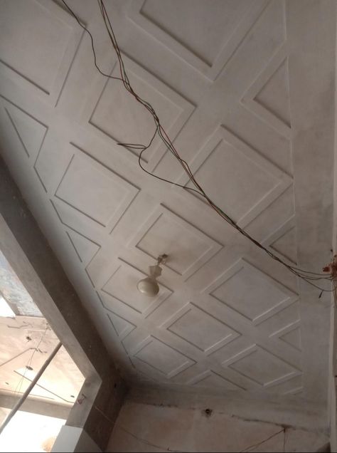 Iron Ceiling Design, Porch Fall Ceiling Design, Porch Pop Ceiling Design, Balcony Pop Design, Pop Plus Minus Design For Lobby, Lobby Pop Design, Plus Minus Pop Design For Roof, Fall Sealing, Pop Groove Ceiling Design