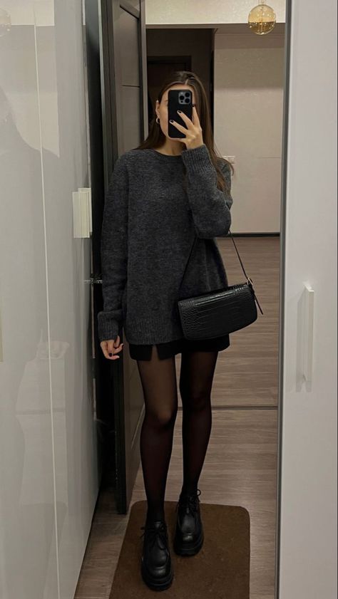 Skandinavian Fashion, Fashion Goals, Looks Street Style, Looks Black, Tights Outfit, Mode Inspo, Autumn Outfit, 가을 패션, Looks Style