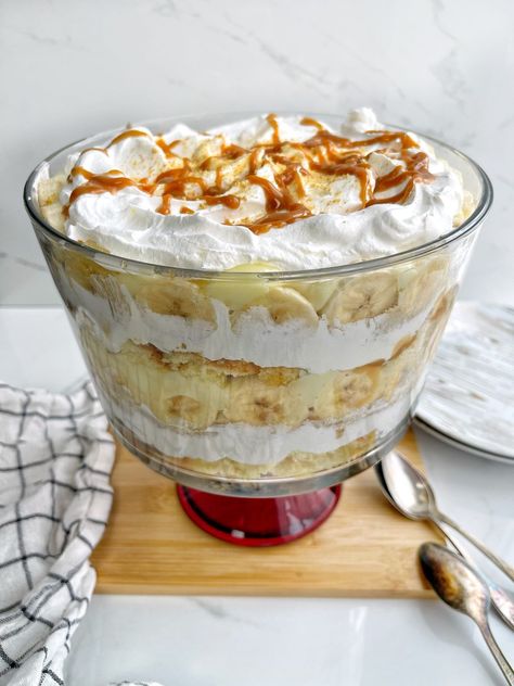 Banana Trifle Caramel Banana Cake, Quick Puddings, Banana Trifle, Pudding Vanilla, Dessert Pasta, Super Easy Desserts, Banana Slices, Spinach Pie, Trifle Desserts