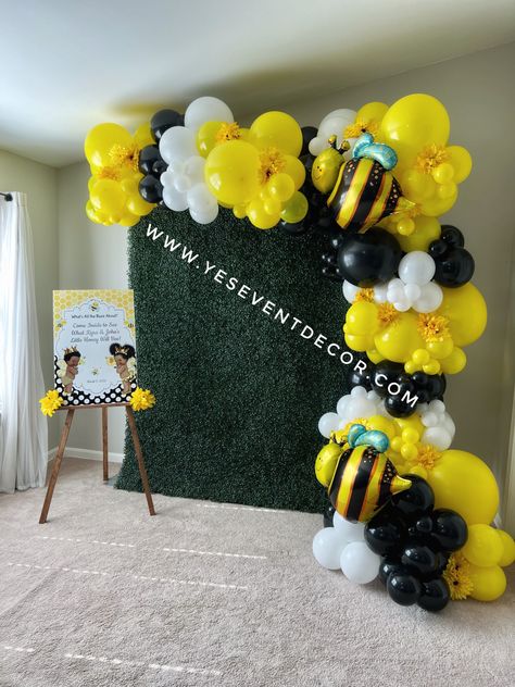 Bubble Bee Gender Reveal Ideas, Bee Backdrop Ideas, Gender Reveal Ideas Spring, Bee Gender Reveal Decorations, Gender Reveal Theme Ideas Unique, Gender Reveal Bee Theme, Bee Backdrop, Bee Themed Gender Reveal, Bee Party Decorations