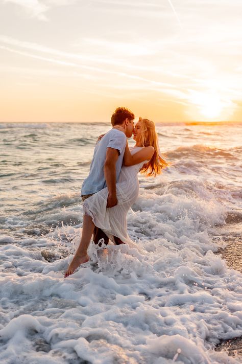 Venice Beach sunset engagement session with R.Weber Photo - capturing your fun and adventurous love story. Book your photoshoot with me and let's have some fun. Couple Picture Sunset, Underwater Engagement Photos, Love Story Poses Ideas, Engagement Photos Curly Hair, Beach Wedding Anniversary Photoshoot, Fun Beach Couple Shoot, Anniversary Picture Ideas Beach, Engagement Shoot Dress Beach, Beach Picture Inspo Couple