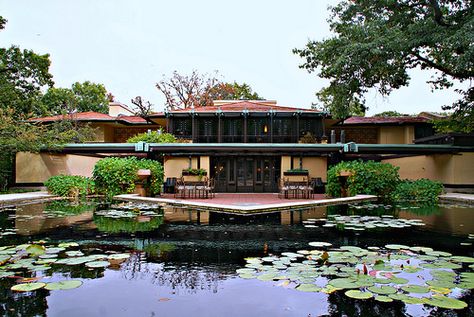 Avery Coonley House. Prairie Style. Frank Lloyd Wright. 1907-1908. Riverside, Illinois. Prairie Style Architecture, Ennis House, Frank Lloyd Wright Architecture, Frank Lloyd Wright Buildings, Frank Lloyd Wright Design, Frank Lloyd Wright Homes, Prairie House, Prairie Style Houses, Organic Architecture