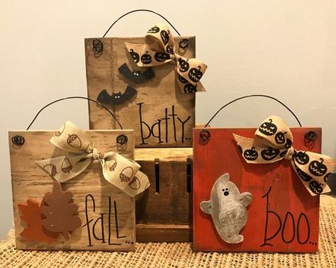 Wood Signs Diy, 2x4 Crafts, Halloween Wood Signs, Fall Wood Crafts, Halloween Wood Crafts, Rustic Halloween, Fall Craft Ideas, Board Painting, Fall Sign