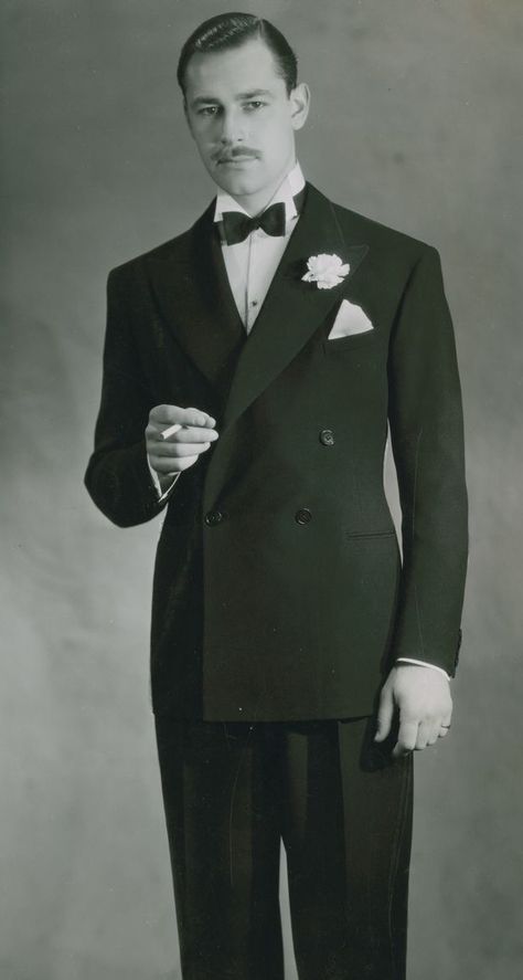 Hollywood Suits, 1950 Men, 1930s Men, Vintage Tuxedo, Old Hollywood Fashion, Double Breasted Tuxedo, 1950s Mens, Photographer Studio, Hollywood Men