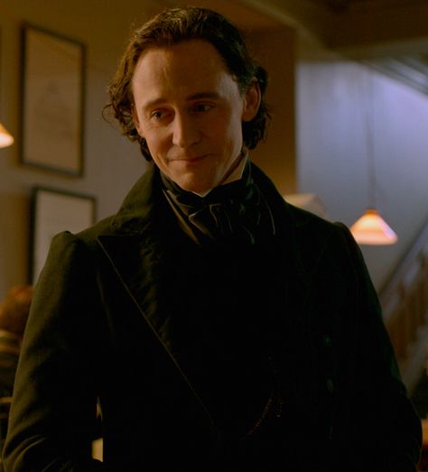 TWH as Sir Thomas Sharpe, "Crimson Peak" Sir Thomas Sharpe, Tom Hiddleston Crimson Peak, Tom Hiddleston Dancing, Loki Whispers, Thomas Sharpe, Crimson Peak, Gothic Romance, Thomas William Hiddleston, British Boys