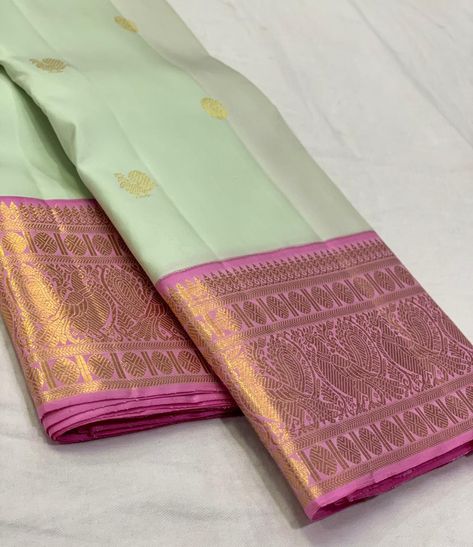 Saree Colours, Saree Pattu, Gold Silk Saree, Saree Color Combinations, Saree Kanchipuram, Hair Style On Saree, Handloom Silk Saree, Latest Silk Sarees, India Trip